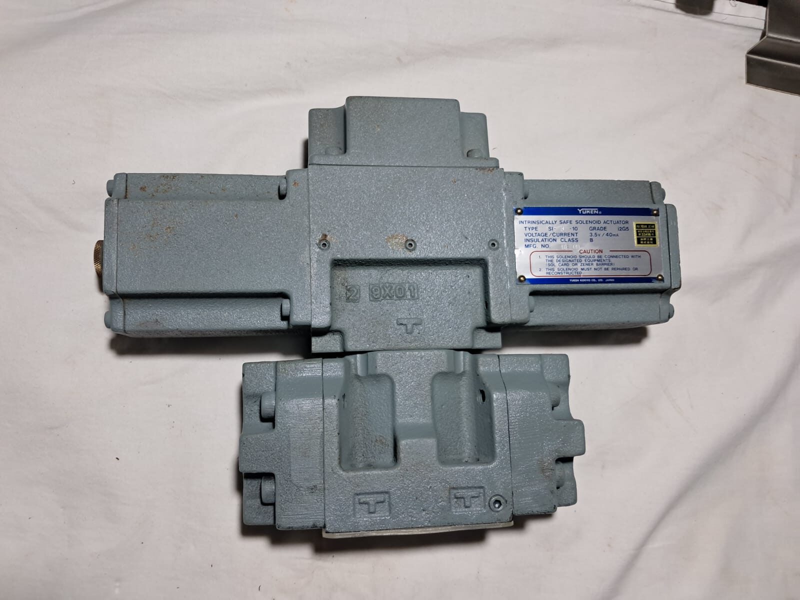 Yuken DSHG-03-2B2-T-1406 Solenoid Pilot Operated Directional valve