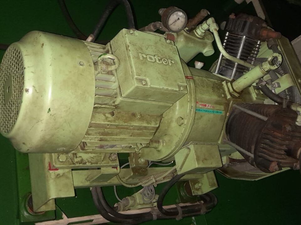 J.P. Sauer & Sohn WP 15L-200 Marine Air Compressor 15m³/h 30 Bar Work-No. 87755